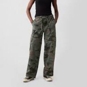 Gap easy cargo pants in tall length
